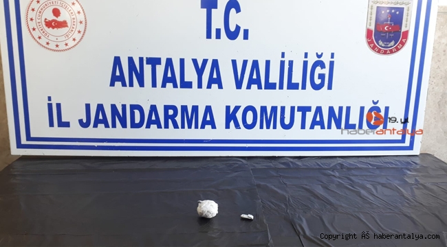 Şüpheli araçtan uyuşturucu çıktı