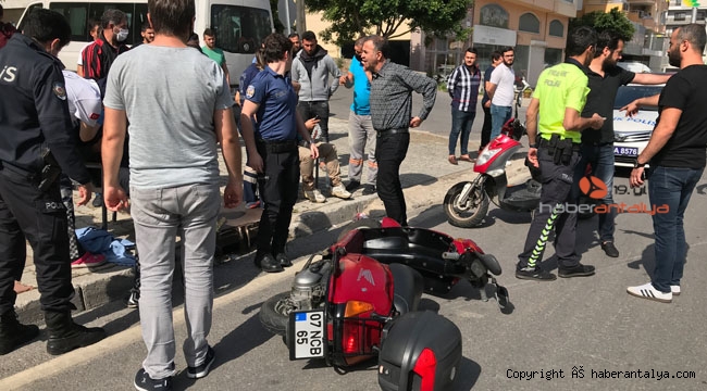 Trafik kazası;1'i polis 2 yaralı !