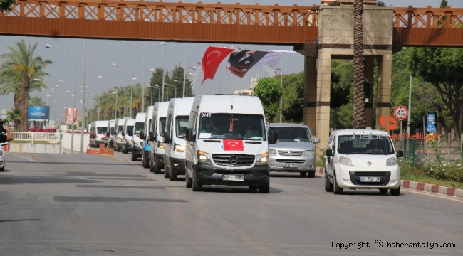 Türk bayraklı yardım konvoyu