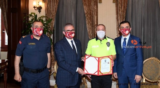 Vali Karaloğlu Trafik Haftasını başarı belgesiyle kutladı
