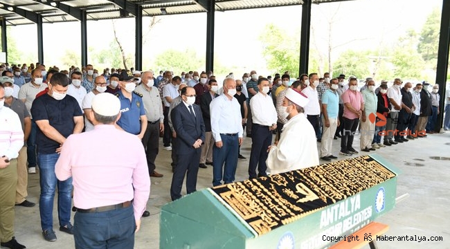 Aksu Belediye Başkanı Halil Şahin'in babası İsmail Şahin hayatını kaybetti.