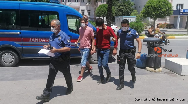 Akü çalıp hurdacıya satanlar yakalandı