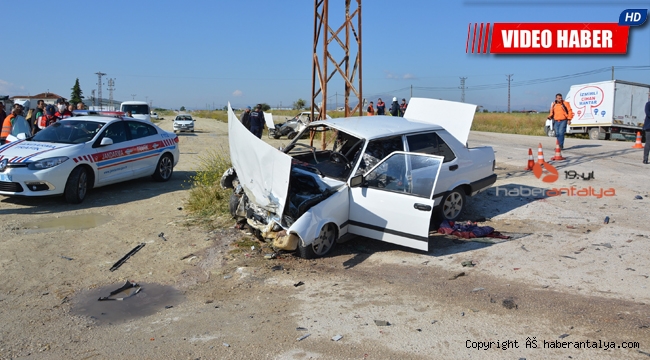 Antalya'da feci kaza. Ölümün teğet geçtiği anlar kamerada !