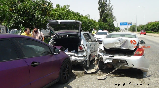 Antalya'da zincirleme trafik kazası