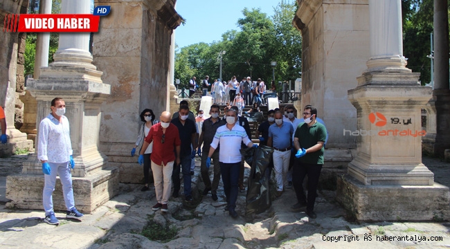 Antalya pırıl pırıl temizleniyor 