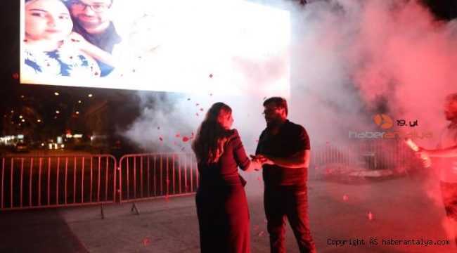 'Arabalı Sinema Günleri'nde sürpriz evlilik teklifi