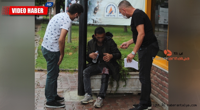 Bıçaklandı, kanlar içinde yardım istedi !