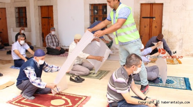 Antalya Büyükşehir Belediyesi 100 bin seccade dağıttı