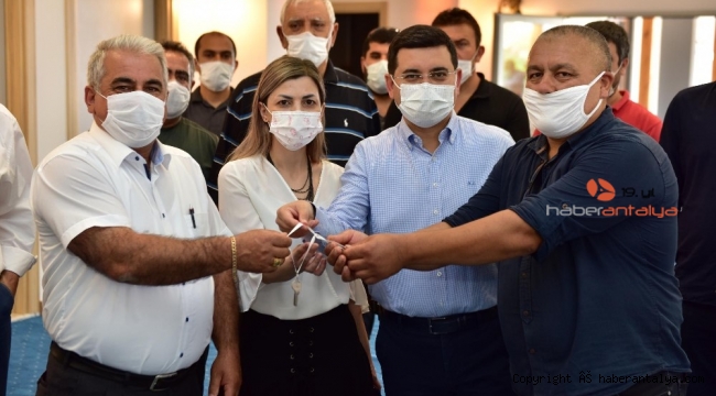 Cemevinin anahtarı Alevi derneklerine teslim edildi
