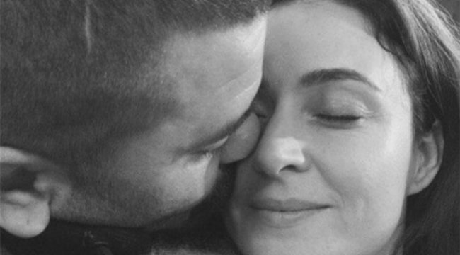 Ceyda Düvenci eşi Bülent Şakrak'ı böyle uğurladı