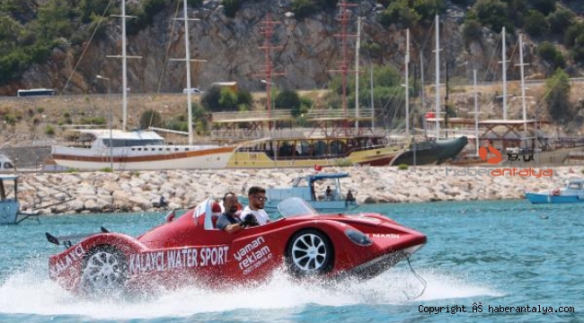 Deniz otomobilleri görenleri şaşırtıyor