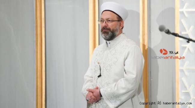 Diyanet İşleri Başkanı Erbaş, Ankara'da sabah namazını kıldırdı