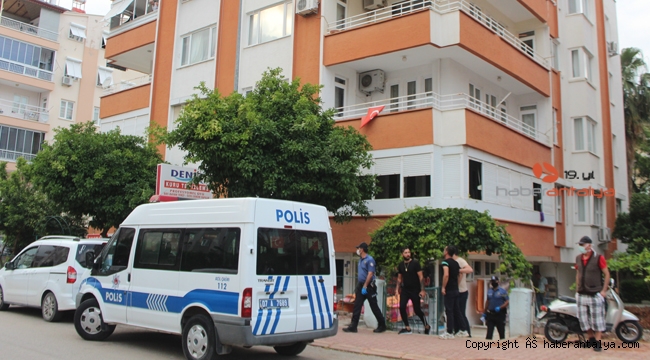 Emlakçı evinde vurulmuş halde bulundu