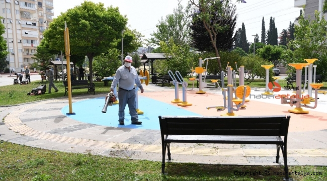 Konyaaltı'nda parklar temizlendi