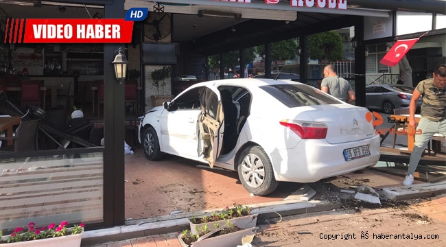 Şarkıcı Lara'ya Alanya'da otomobil çarptı