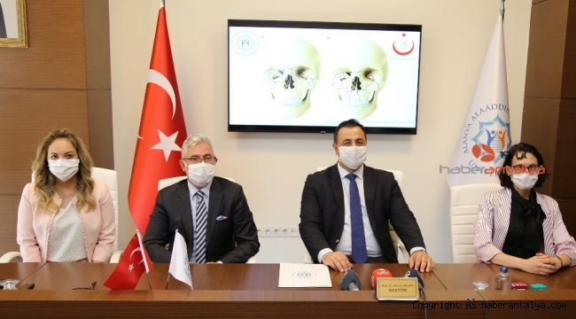 Yüzdeki kesik izleri tarih oluyor