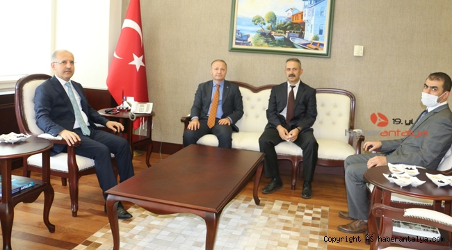 Akdeniz Üniversitesi hakim ve savcı adaylarına yabancı dil eğitimi verecek