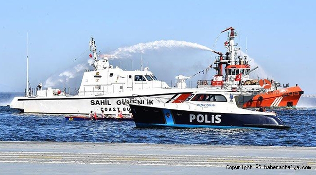 Antalya'da denizcilerin renkli bayramı