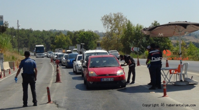 Antalya-Konya karayolunda tatilci yoğunluğu