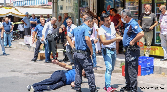 Antalya sokaklarında korku dolu anlar. Polisleri bıçakladılar !