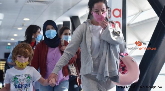 Antalya'da, 1 günde 10 bin turist rekoru