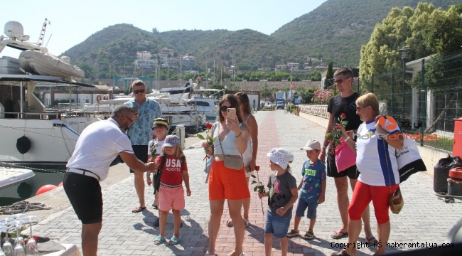 Lüks tekneler sezonu Ukraynalı turistlerle açtı