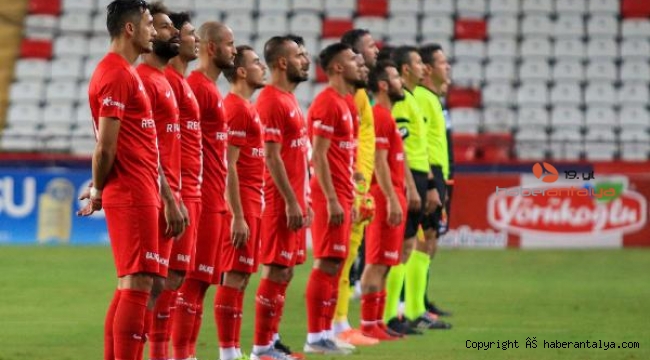 Antalyaspor, bir ilkin peşinde !