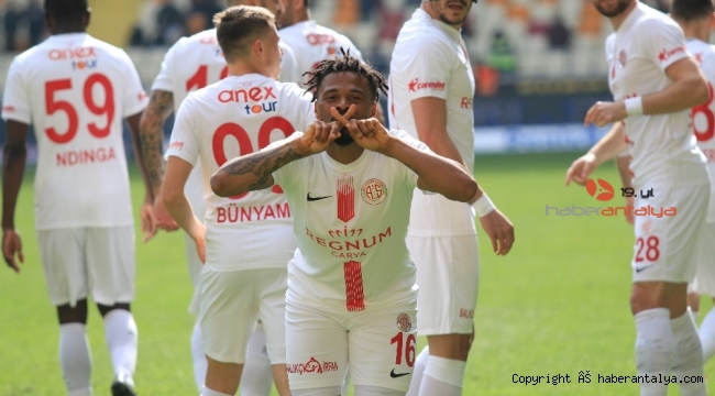 Antalyaspor'da Sinan ve Fredy sevinci