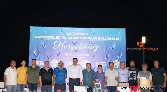 Başkan Ulutaş gazetecilerle bir araya geldi
