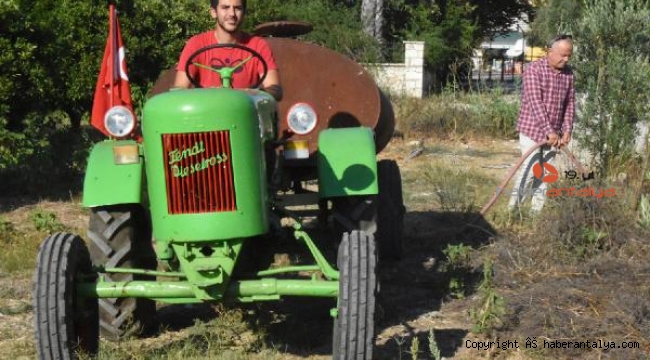 Dede yadigarı 70 yıllık traktörü küllerinden diriltti
