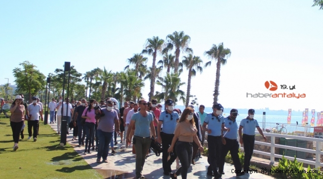 Dünyaca ünlü Konyaaltı Sahili'nde sınır işgaline son 3 gün.