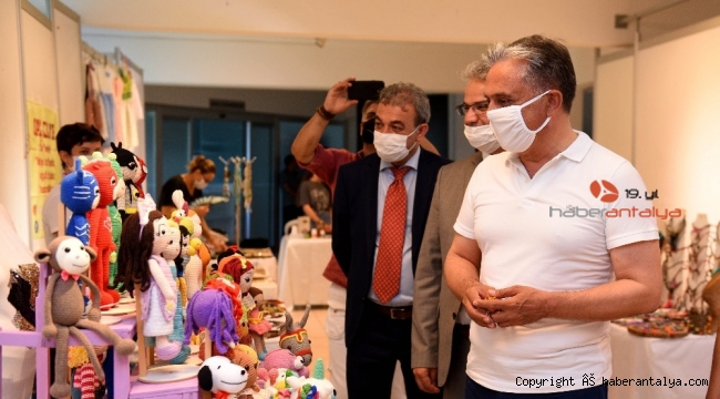 El emeği ürünler Muratpaşa'nın fuayesinde açıldı