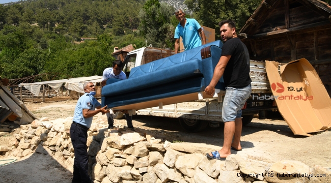 Evi yanan aileye yardım