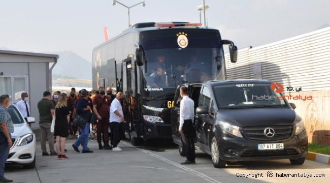 Galatasaray kafilesi Gazipaşa'ya geldi