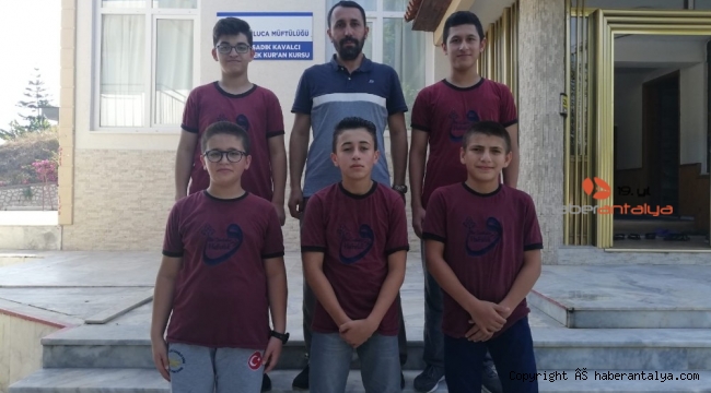 Hafızlık eğitimini tamamlayan gençler beratlarını aldı