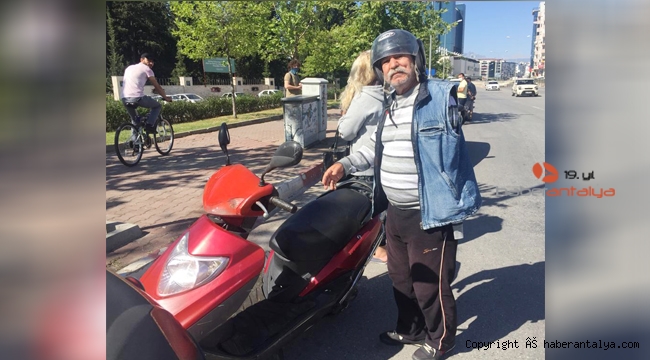 Hem ehliyeti hem tek kolu yok, ama motosiklet kullanıyor !