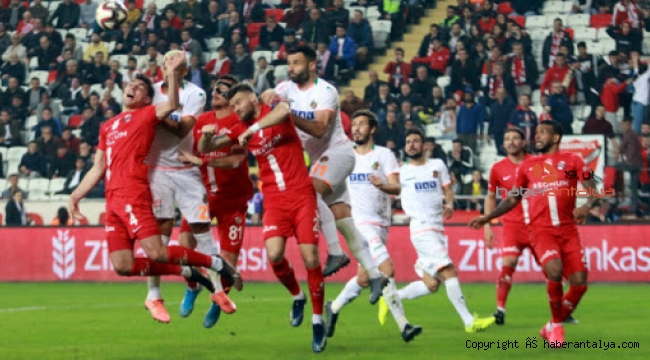 İşte Antalyaspor'un kart istatistikleri. En agresifi kim oldu ?