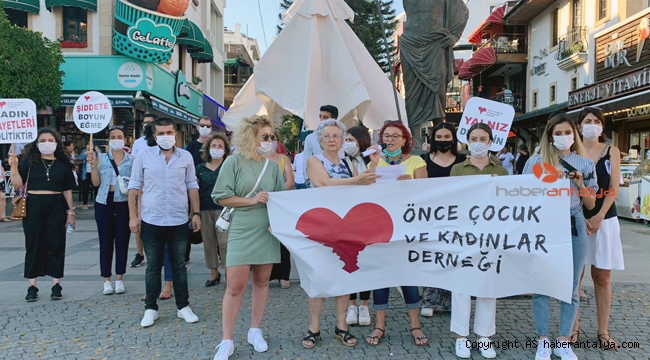 Kadın katliamları protesto edildi