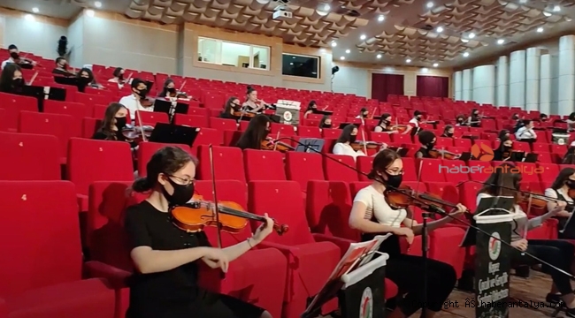 Kepez'in senfoni orkestrası TRT ekranlarına konuk oldu