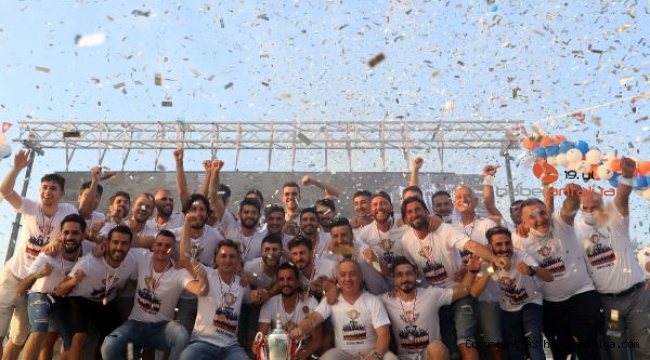 Kestelspor şampiyonluk kupasını aldı