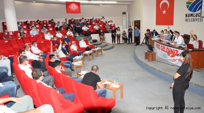 Kumluca Belediyesi faaliyet raporu meclisten geçmedi