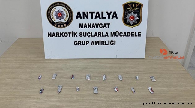 Polisi görünce uyuşturucuları atıp kaçmaya çalıştı