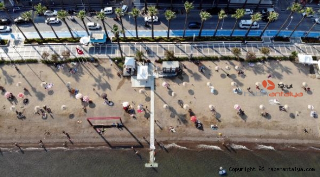 Sosyal mesafeli deniz keyfi drone ile görüntülendi