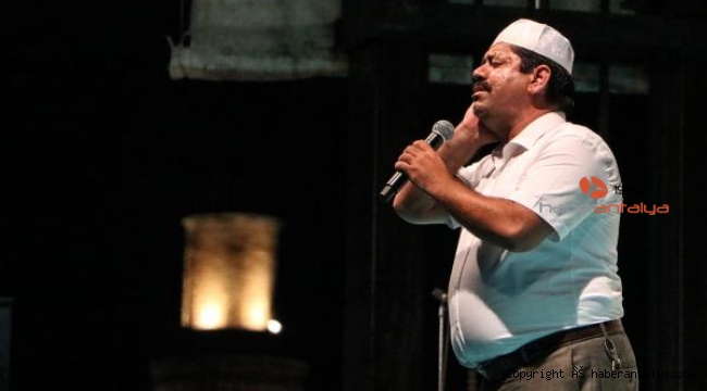 Tüm camilerde sela okundu 