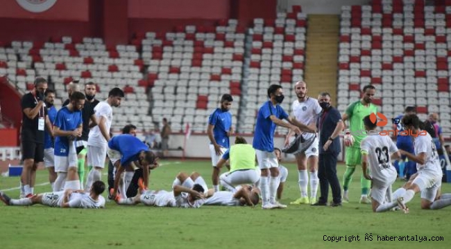 Tuzlaspor TFF 1'inci Lig'e yükseldi