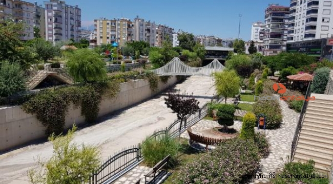 Uysal'dan Köleoğlu'na 'taş duvar' tepkisi