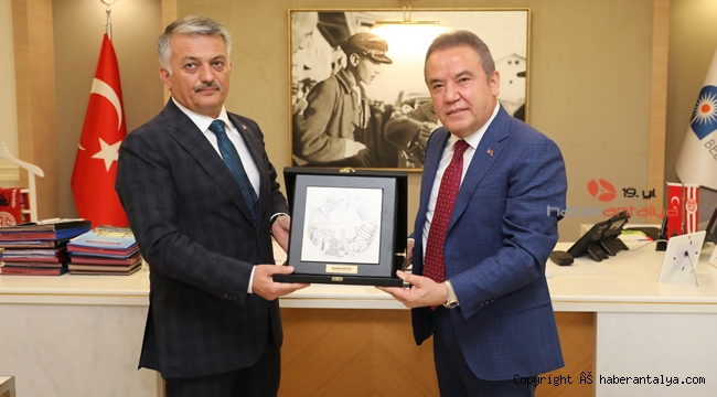 Vali Yazıcı'dan Başkan Böcek'e ziyaret