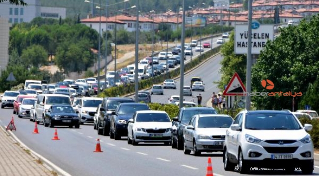  5 kilometrelik araç kuyruğu oluştu !