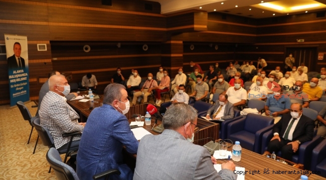 Böcek, Alanyalı esnafın derdini dinledi
