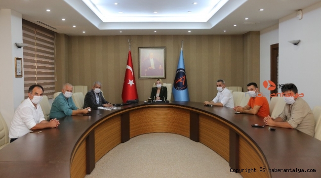 AGC, çiçeği burnunda rektörü ziyaret etti 